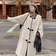 批发秋冬新款学院风加厚大衣长袖假两件设计感长款牛角扣羊羔毛外套女