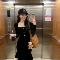 批发法式御姐赫本黑色连衣裙女冬季丝绒小黑裙高级感修身时尚<b class='q'>包臀</b><b class='q'>长裙</b>