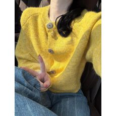 批发法式复古<b class='q'>黄色</b>浣熊绒开衫毛衣外套女宽松慵懒风外穿针织上衣春秋款