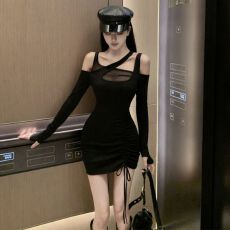 批发一字肩镂空挂脖连衣裙秋季新款辣妹性感包臀裙修身显瘦打底内搭裙