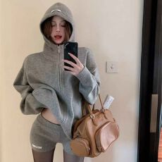 批发休闲<b class='q'>套装</b>慵懒连帽长袖毛衣外套女秋冬针织直筒短<b class='q'>裤</b>灰色两件套