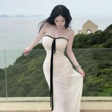 批发白色<b class='q'>抹胸</b>挂脖<b class='q'>连衣裙</b>子女2026夏季新款巨好看气质海边度假包臀长裙