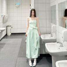 批发2026夏季新款法式薄荷绿<b class='q'>抹胸</b><b class='q'>连衣裙</b>子女海边度假风收腰露肩长裙
