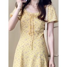 批发多巴胺穿搭法式黄色碎花<b class='q'>连衣裙</b>子女装2026新款夏日绝美长裙小个子