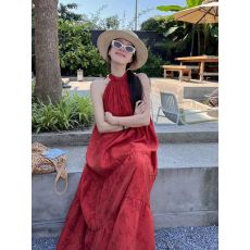 批发新中式复古国风提花红色挂脖<b class='q'>连衣裙</b>女夏季海边度假气质大摆长裙子