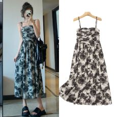 批发茶歇法式水墨画碎花吊带<b class='q'>连衣裙</b>子女新款夏季高级感气质收腰中长裙