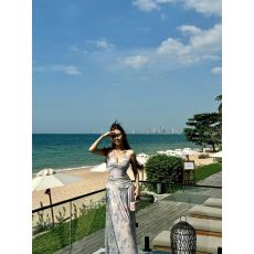 批发泰国新加坡印度尼西亚海边度假沙滩裙梦幻朦胧感V领挂脖连衣长裙