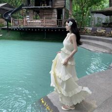 仙女荷叶边裙子三亚海边度假沙滩裙无袖蛋糕长裙收腰连衣裙夏2026