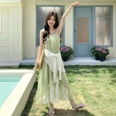 批发新款绿色系网纱拼接吊带<b class='q'>连衣裙</b>女度假风宽松显瘦碎花长裙