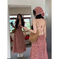 批发露背红色格子吊带连衣裙女夏季新款法式田园风修身收腰显瘦长裙子