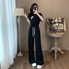 批发时髦休闲<b class='q'>运动</b>套装女夏2025洋气减龄显瘦正肩短袖高腰直筒裤两件套
