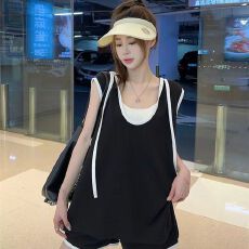 批发夏季新款<b class='q'>时尚</b>休闲撞色连帽冰丝套装女上衣宽松无袖背心短裤三件套