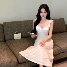 批发温柔风白色吊带露背<b class='q'>连衣裙</b>子女夏季2026新款海边出片仙女绝美长裙