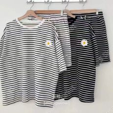 批发<b class='q'>韩国</b>东大门女装夏季新款条纹短袖T恤短裤<b class='q'>套装</b>