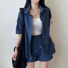 批发高级感仿牛仔套装女夏季宽松休闲<b class='q'>运动</b>服短袖<b class='q'>衬衫</b>短裤两件套小个子