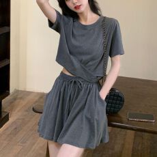 批发夏装新款2026年大码<b class='q'>女装</b><b class='q'>胖</b>妹妹百搭短袖上衣女法式阔腿短裤两件套