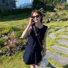 批发2026复古文艺圆领牛仔背心裙夏季女宽松<b class='q'>连衣裙</b>短款a字<b class='q'>百褶</b>裙子