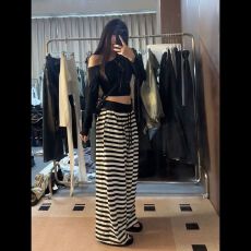 批发网红同款设计感斜肩短款长袖打底上衣女宽松<b class='q'>条纹</b>休闲裤两件套潮