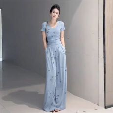 批发休闲<b class='q'>运动</b>套装女2026年夏季<b class='q'>气质</b>时尚减龄v领短袖阔腿裤两件套