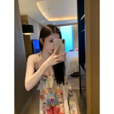 批发<b class='q'>彩</b>色碎花吊带<b class='q'>连衣裙</b>法式裙子女夏季新款收腰A字裙海边度假风长裙