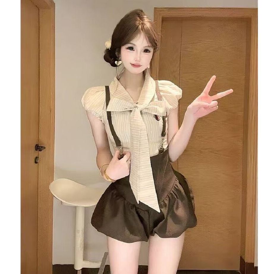 캐러멜 코코아 얕은 커피 색상 스트라이프 셔츠 커피 색상 멜빵 꽃밭 바지 학원 스타일 품격 연령 감소 투피스 세트
