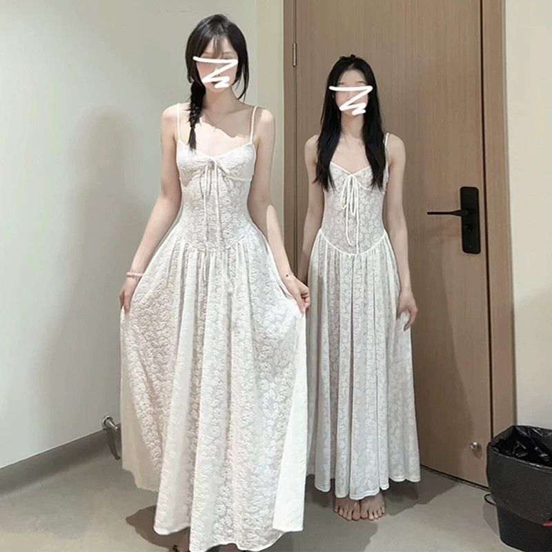 프랑스식 화이트 꽃무늬 슬립 여성 드레스 여름 2026 새로운 해변가 휴가 허리 수축 품격 레이스 드레스