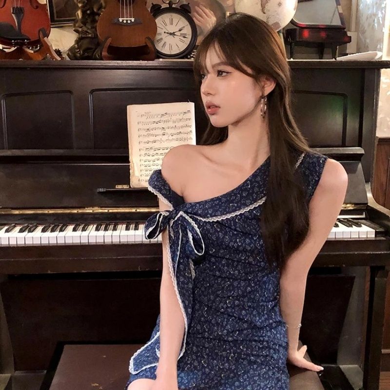 있음 안감 파란색 나비 매듭 비스듬한 어깨 꽃무늬 여성 드레스 여름 새로운 작은 키 품격 타이트 스커트 미니 스커트