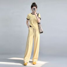 批发超火穿搭一整套宽松休闲运动拼色短袖阔腿裤两件套女洋气