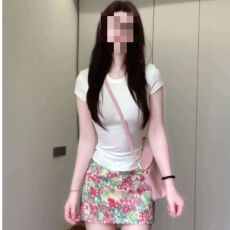 批发辣妹穿搭休闲<b class='q'>运动</b>套装女短袖修身正肩T恤碎花短裙
