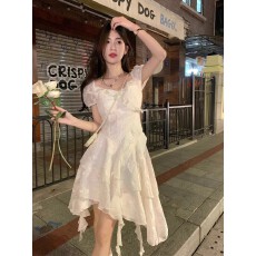 批发白色初恋仙女纯欲荷叶边不规则<b class='q'>连衣裙</b>法式茶歇显瘦气质收腰甜辣裙