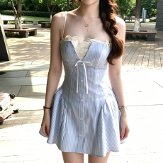 批发纯欲风条纹蕾丝提花吊带连衣裙女夏收腰显瘦设计感短裙辣妹连衣裙