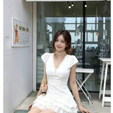 批发连衣裙女夏V领气质收腰显瘦气质百搭蕾丝短袖不规则蛋糕裙女