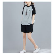 批发韩版胖妹妹300斤<b class='q'>加大</b>码洋气减龄拼色短袖T恤运动短裤两件套女