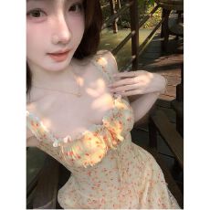 批发纯欲风<b class='q'>甜美</b>长裙春夏收腰显瘦小众设计感蕾丝拼接碎花吊带连衣裙女