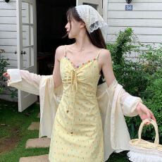 批发胖mm度假<b class='q'>连衣裙</b>显瘦夏季防晒开衫碎花吊带裙两件套大码<b class='q'>连衣裙</b>