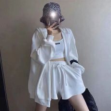 批发多巴胺三件套女小个子宽松显瘦休闲外套背心短裤减龄运动套装