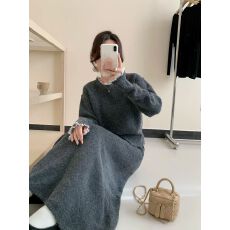 批发<b class='q'>韩国</b>chic秋冬软糯开叉花边长袖毛衣女+高腰针织半身裙