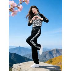 批发<b class='q'>运动服</b>套装女2026洋气减龄<b class='q'>宽松</b>外套阔腿裤两件套