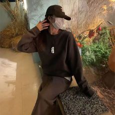 批发<b class='q'>套装</b>女秋冬港风小众百搭宽松套头字母卫衣休闲半身裙时尚两件套潮