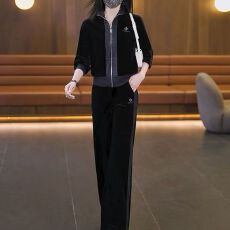 批发2026<b class='q'>大码</b>胖MM网红爆款休闲套装女新款<b class='q'>时尚</b>宽松显瘦卫衣运动两件套