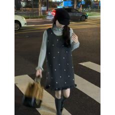 批发2025秋绣心木耳边下摆呢料无袖背心裙+复古荷叶翻领毛衫<b class='q'>高档</b>套装