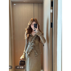 批发2025新款简约<b class='q'>通勤</b>简约轻熟风法式时尚套装长裙秋冬花边修身