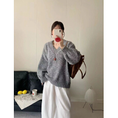 批发2025秋冬新款韩版宽松<b class='q'>大码</b><b class='q'>针织衫</b>上衣V领纯色慵懒风毛衣套头女潮