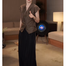 批发“高知美学”天丝亚麻混纺交叉扭结不对称上衣