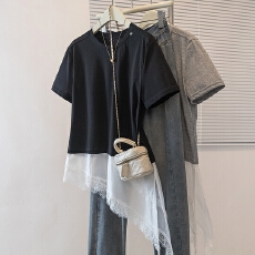 批发档口实拍26年春新款<b class='q'>大码</b>时尚蕾丝下摆拼接短袖T恤女修身显瘦上衣