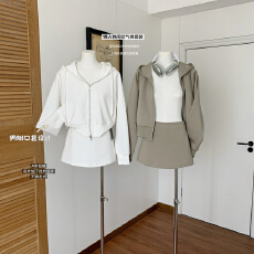 批发少量CHICYOU女<b class='q'>明星</b>机场clean fit连帽卫衣短裙套装