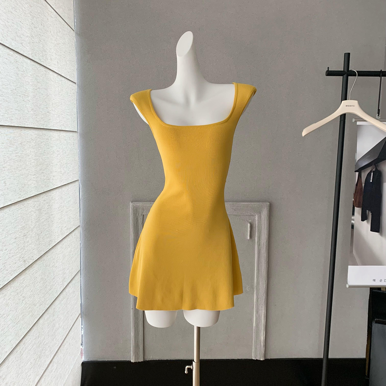 fart shop 연인 doll 심황 순수한 색 욕망 바람 드레스 몸매 가꾸기 슬림해 보이는 달콤한 매운맛 꼬집기 허리 치마