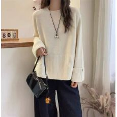 法式高级感袖口卷边圆领毛衣女秋冬软糯慵懒风内搭打底针织衫上衣