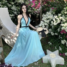 批发法式气质高级感名媛挂脖深V<b class='q'>裹</b><b class='q'>胸</b>镂空露背高腰连衣裙长裙海边度假