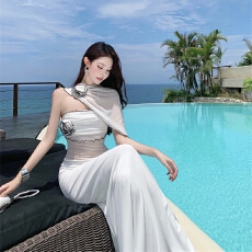 批发海边度假纯欲白色薄纱抹胸连衣裙女高级感长款收腰性感<b class='q'>气质</b>长裙